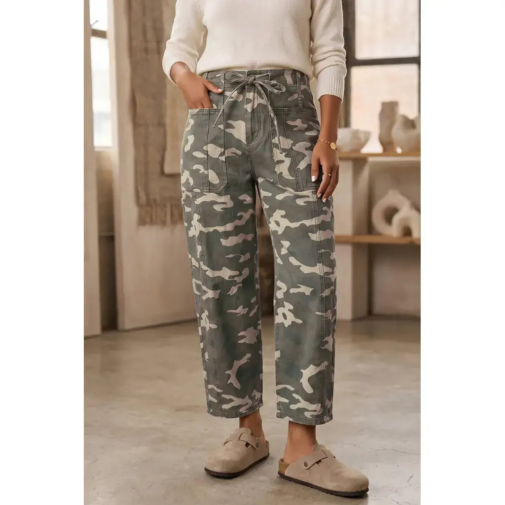Green Leopard Printed Drawstring Elastic Waistband Pocketed Barrel Jeans