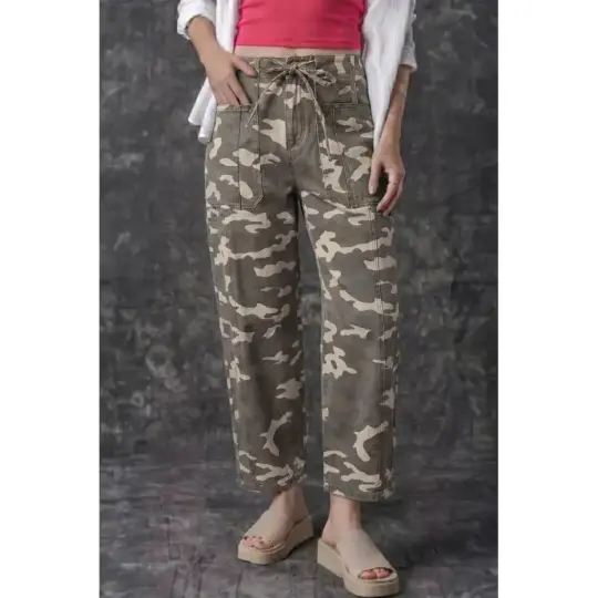 Green Leopard Printed Drawstring Elastic Waistband Pocketed Barrel Jeans