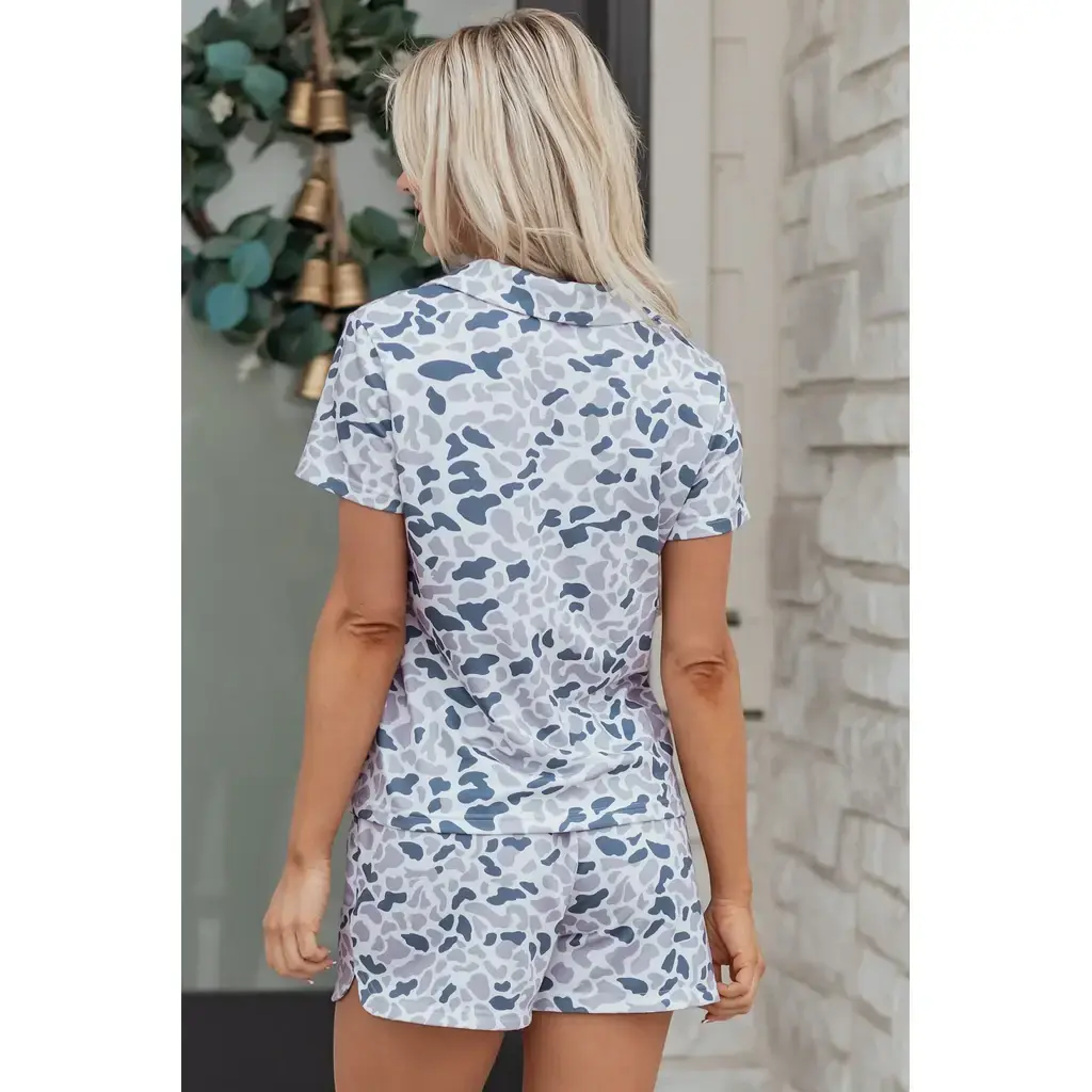 Multicolour Abstract Patterned Polo Collar T Shirt and Shorts Set - Image 2
