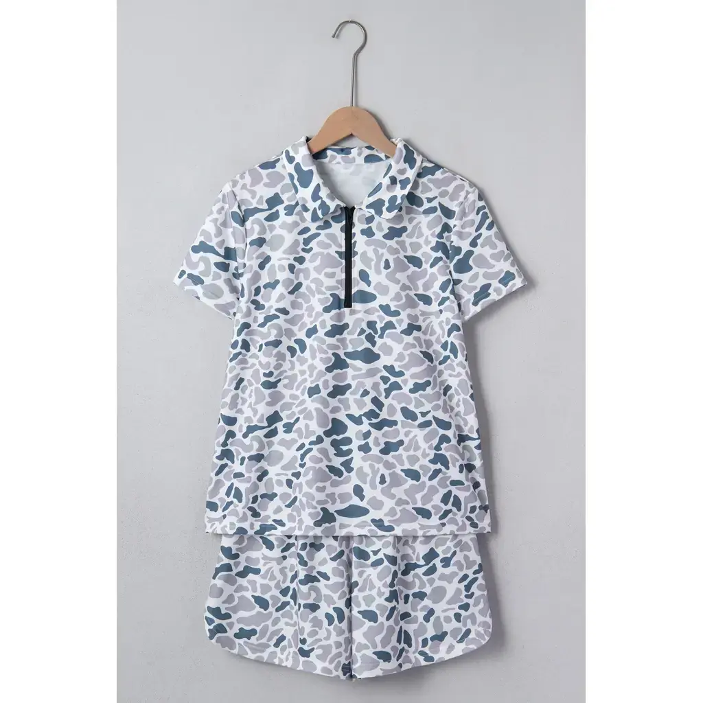 Multicolour Abstract Patterned Polo Collar T Shirt and Shorts Set - Image 9